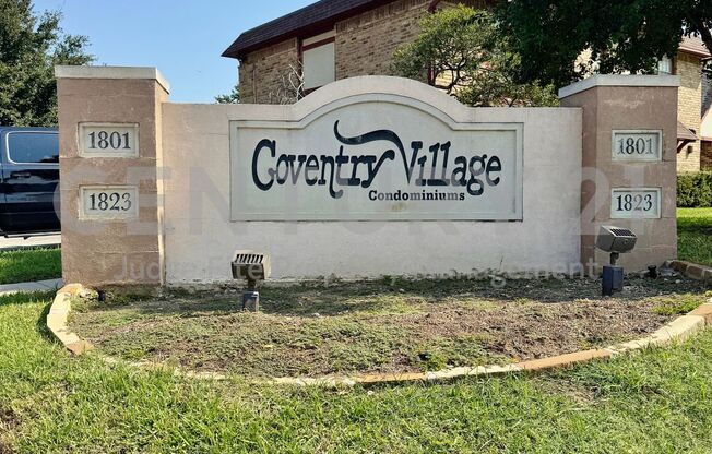 Charming 2-Story 2/1.5 Condo in Great Irving Location For Rent!