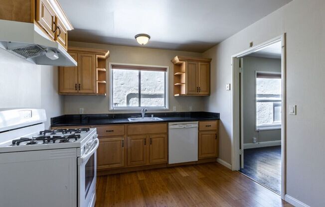 1 bed, 1 bath, $1,850, Unit 1214 Chestnut St. #A