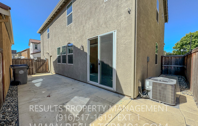 Beautiful Natomas 4 Bedroom Solar Home