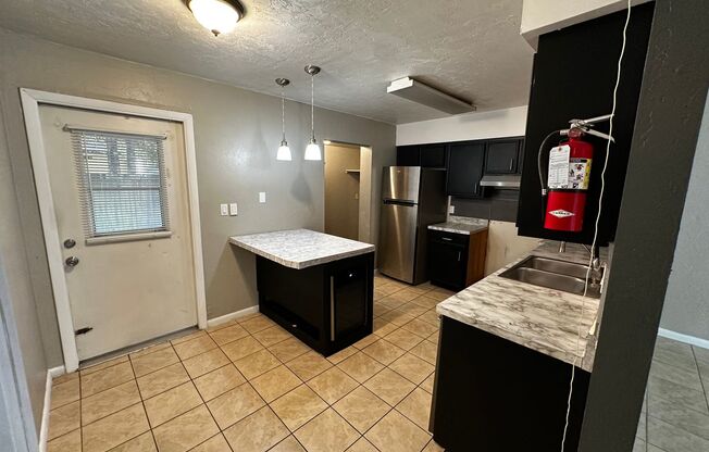 2 beds, 1 bath, $1,350