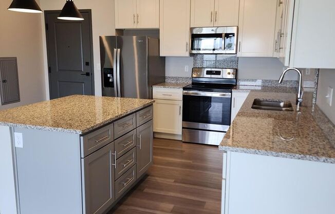 1 bed, 1 bath, 760 sqft, $1,199, Unit 1-308