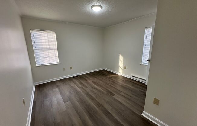 2 beds, 1 bath, $1,200