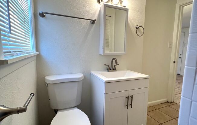 Studio, 1 bath, $815, Unit CARBACK