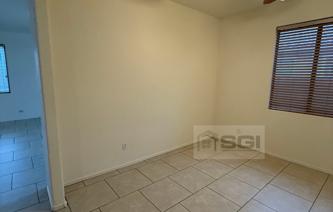 6414 S 72 LN