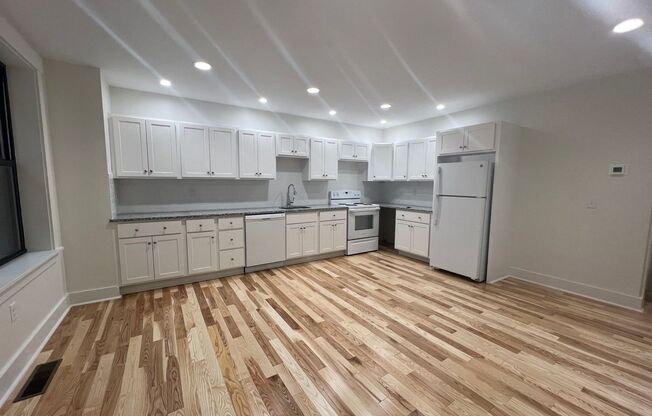 2 beds, 1 bath, 820 sqft, $1,699, Unit 7237 Penn Ave. #1A