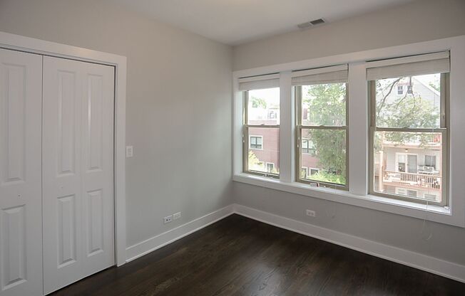 2 beds, 1 bath, 755 sqft, $2,895, Unit 3919-3E