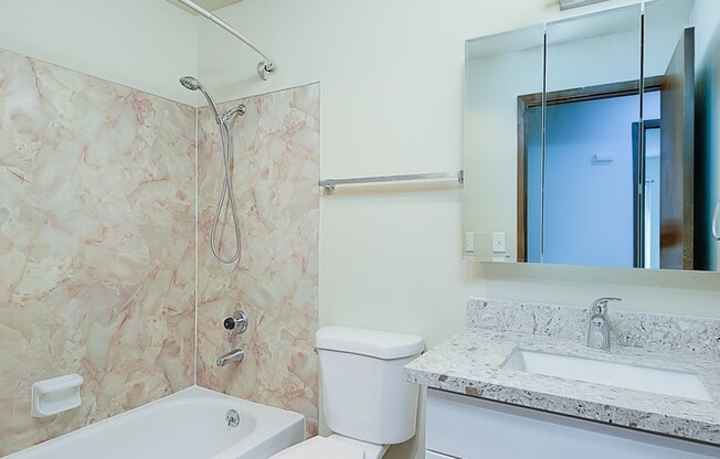 2 beds, 1 bath, 765 sqft, $2,295, Unit 202