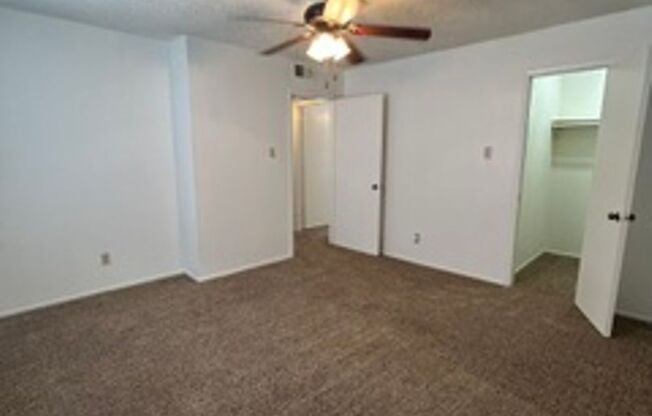 2 beds, 1.5 baths, 1,084 sqft, $950, Unit 0403