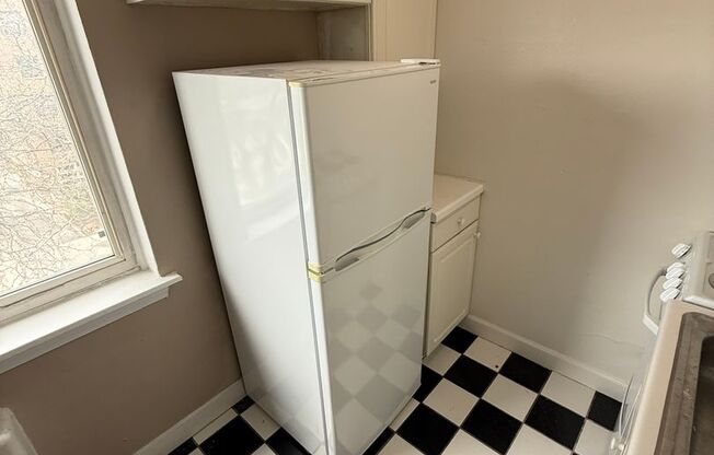 Studio, 1 bath, 400 sqft, $850, Unit #419