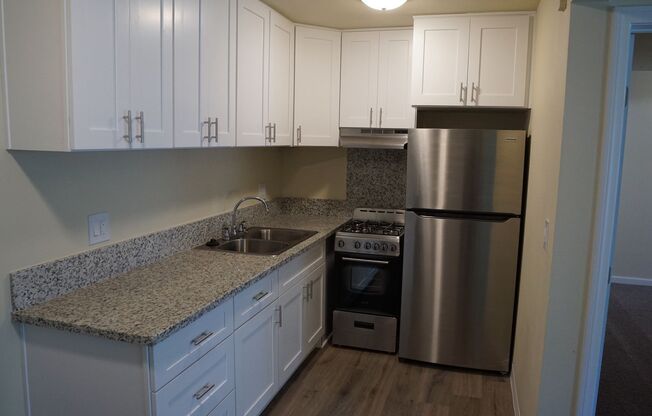 1 bed, 1 bath, 525 sqft, $1,780, Unit 290 W