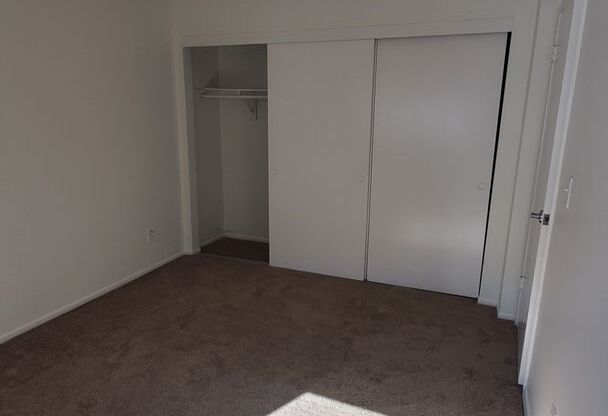 2 beds, 1 bath, $2,500, Unit B