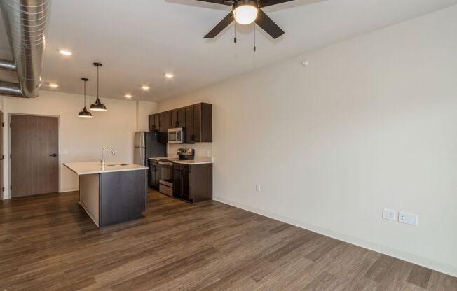 1 bed, 1 bath, 664 sqft, $895, Unit #122