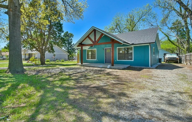 Charming Home in the heart of Bethany