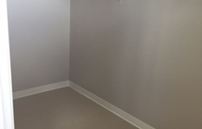2 beds, 2 baths, 1,420 sqft, $3,510, Unit 05-410