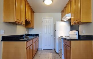 1 bed, 1 bath, $2,000, Unit 06