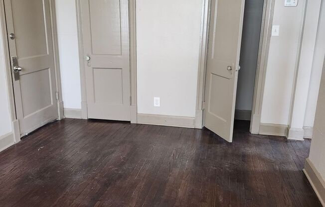 1209 W 50th Street