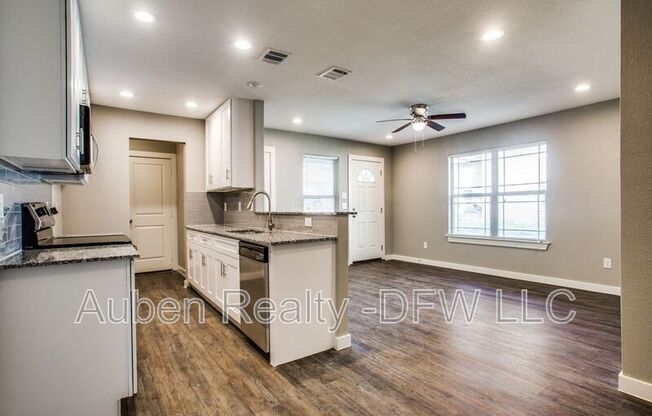 8010 DOREEN AVE