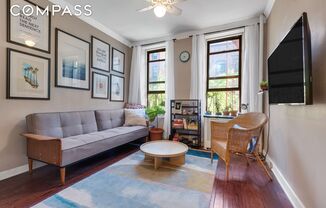 204 E 7 ST