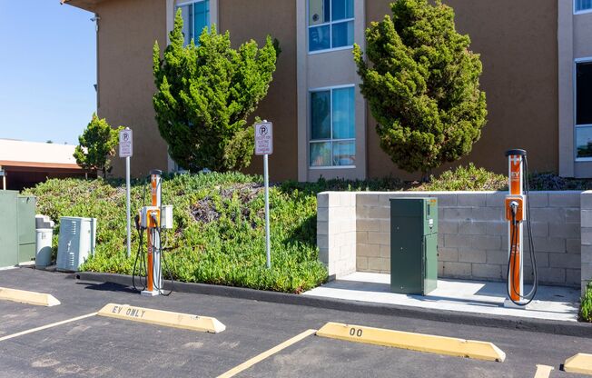 3 beds, 2 baths, 1,186 sqft, $3,195, Unit C-05