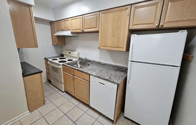 2 beds, 1.5 baths, $2,395, Unit 304