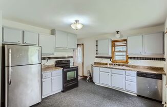 4 beds, 1 bath, $1,890