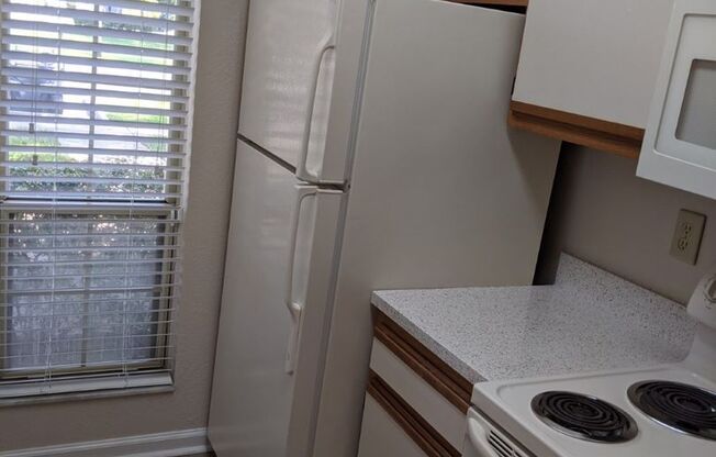 2 beds, 1.5 baths, 1,030 sqft, $1,950, Unit 121