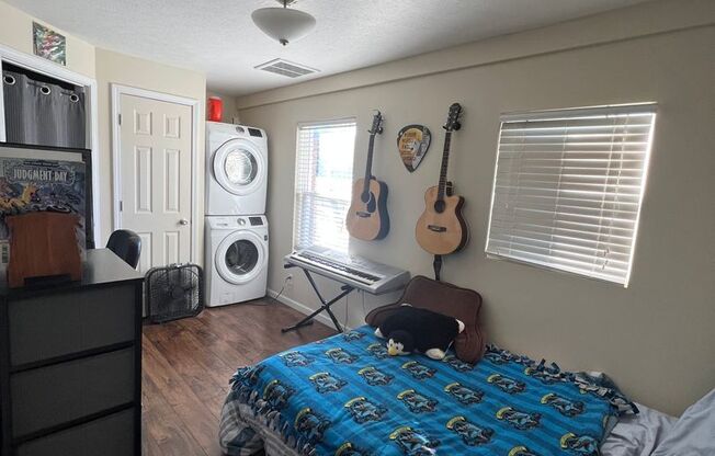 1 bed, 1 bath, $895