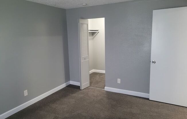 3 beds, 1 bath, 945 sqft, $1,700, Unit 1326 M4