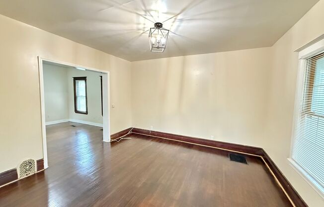 4/2 Single Family Home | Hardwood Floors | Covered Porch
