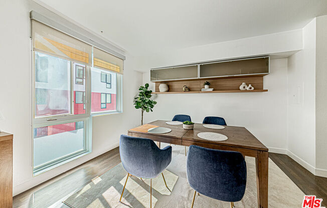 1 bed, 2 baths, 1,130 sqft, $2,800, Unit 321
