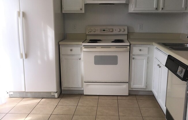 2 beds, 1 bath, $1,595