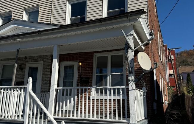 THREE BEDROOM End of ROW near Casino and Lehigh University