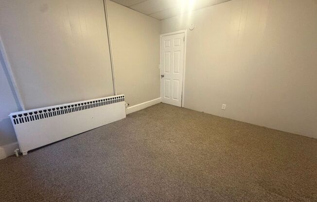 2 beds, 1 bath, $1,350, Unit 228 N 3rd Street Apt 1