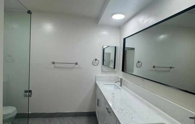 760 W Huntington Dr #1-14