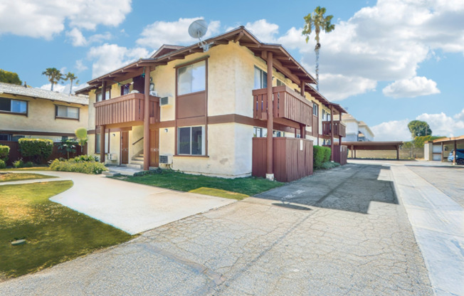 Tara Woods Garden Apts..Gorgeous Spacious Newly Remodeled Apartments!