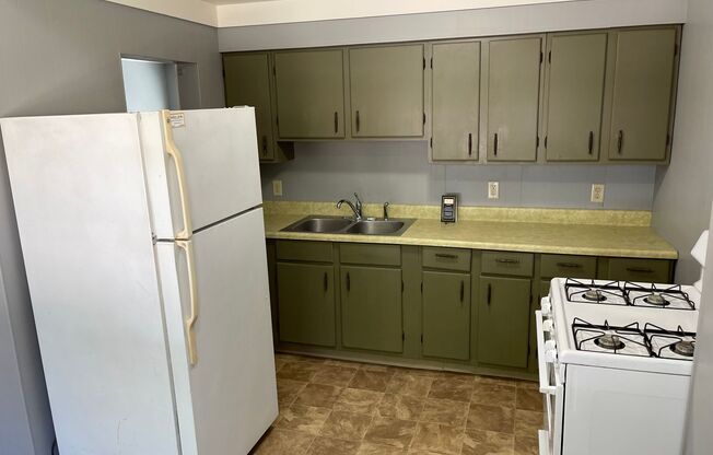 1 bed, 1 bath, $950, Unit Amherst, 405