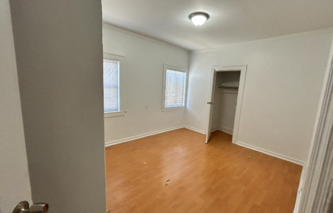 1400 N. Hobart Blvd