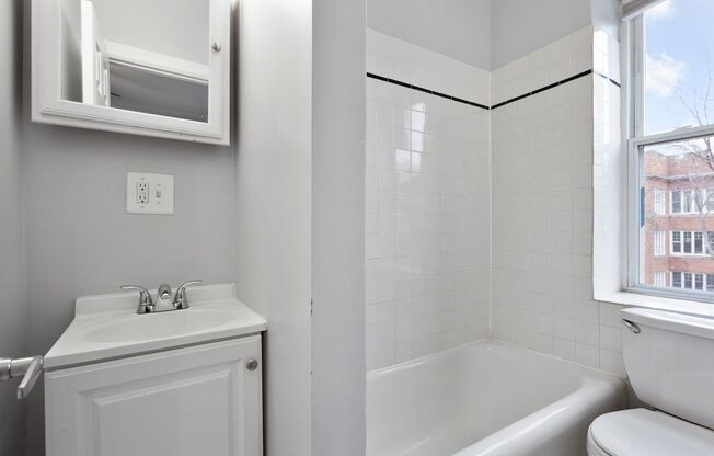 Studio, 1 bath, 278 sqft, $1,350, Unit 301