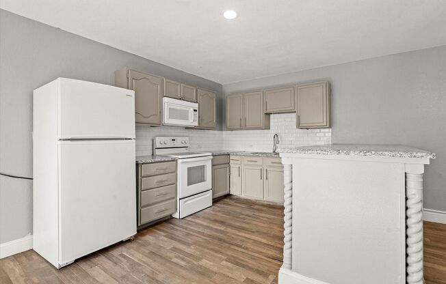 927 &amp; 929 S Rosemont Ave