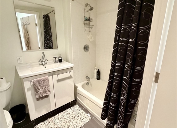1 bed, 1 bath, 696 sqft, $3,100, Unit 622
