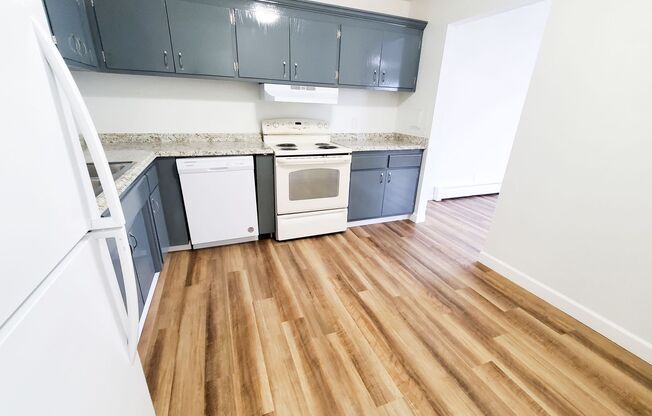 2 beds, 1 bath, 1,027 sqft, $1,299, Unit 5-207