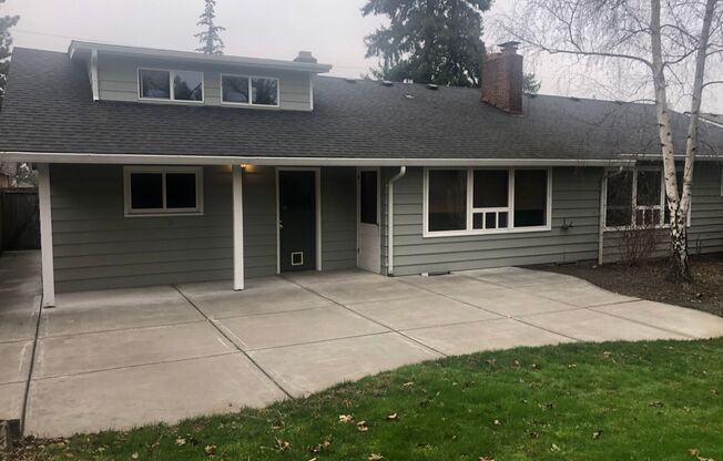 Stylish & Spacious 4-Bedroom Home in SE Salem – A Must-Tour!