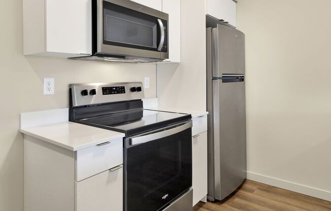 Studio, 1 bath, 387 sqft, $1,300, Unit 301