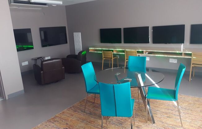 2 beds, 2 baths, 724 sqft, $1,600, Unit 509