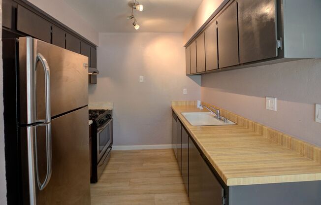 2 beds, 1 bath, $2,950