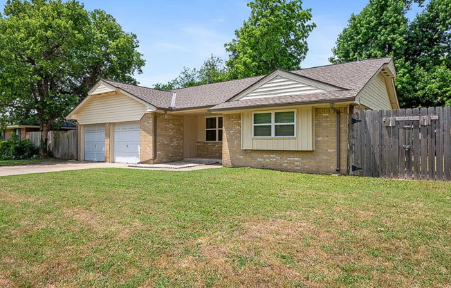 Spacious 3BD, 2BTH Home Right off 12th AVE Minutes from the highway and 5 Minutes from OU Campus!