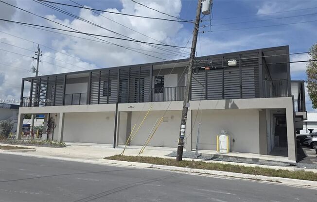 PRIVATE ONE BEDROOM PLUS DEN – BOUTIQUE 8-UNIT COMMUNITY