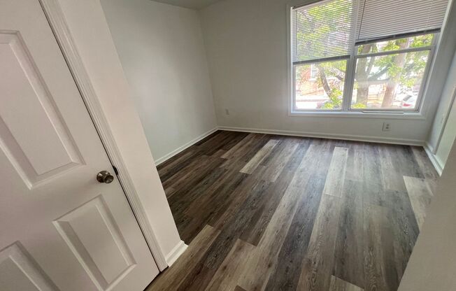 3 beds, 1.5 baths, $1,600, Unit 4054 Ogden St