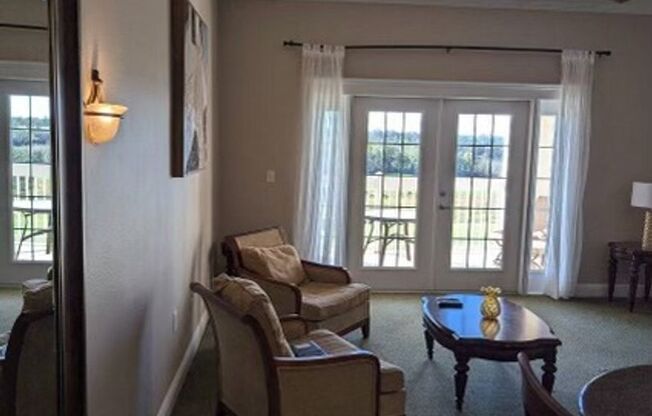 3 beds, 2 baths, $2,150, Unit Bldg P, Unit 302