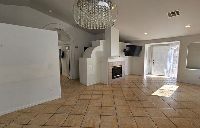 Single story with a POOL in Spring Valley!!!